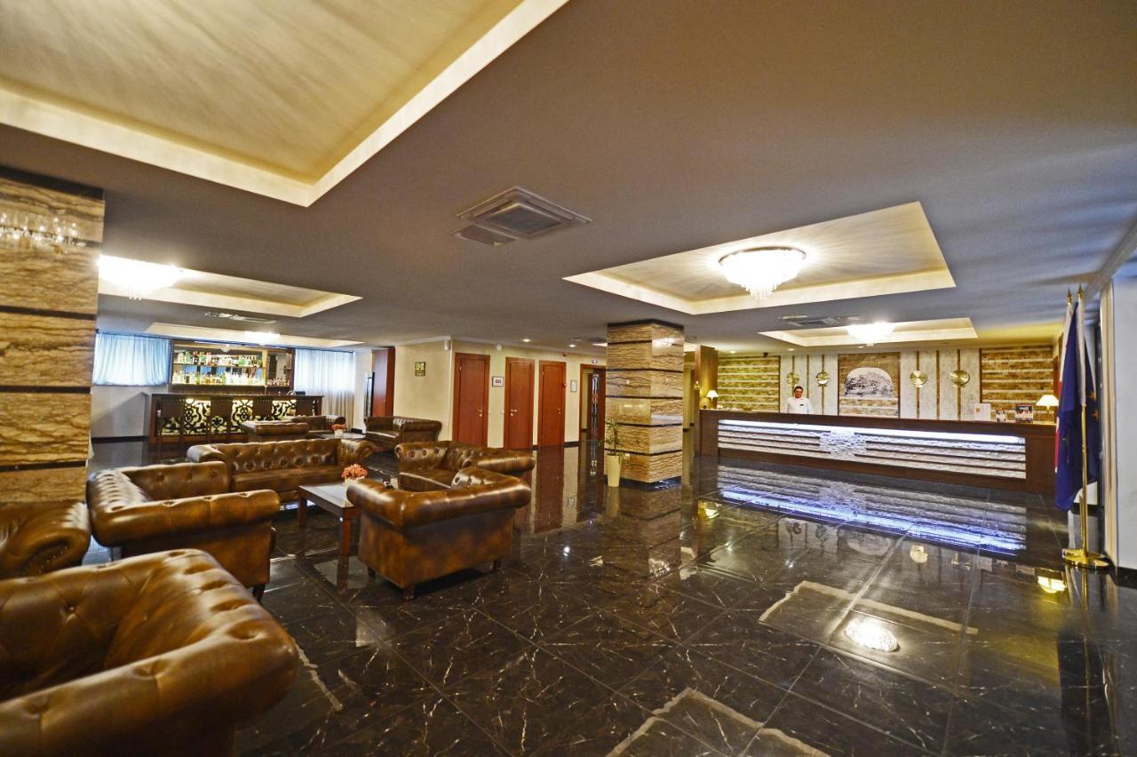 Hotel Astoria Tbilisi Exteriör bild